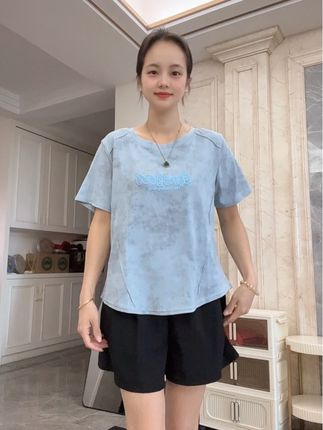 又降了!超适合微胖姐妹的短袖 穿起来又显瘦又好看,关键版型质量特别好!100斤~200斤真的可以安排上#面料柔软舒适#超便宜超划算#谁穿谁好看系列#不挑年龄不挑身材