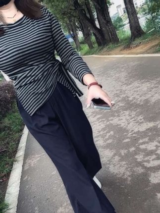 其实你人再好,也有人讨厌你,你人再真,也有人怀疑你,你人再简单,也有人说你心机,做的再周全,也有人不满意,这个世界上,复杂的是人,难测的是人心,教训教给你成长,经历让你看透人心,现实让你摸不透人性,以后的日子不辜负热情,别讨好冷漠,无需奉承虚伪,做好自己,不必解释!