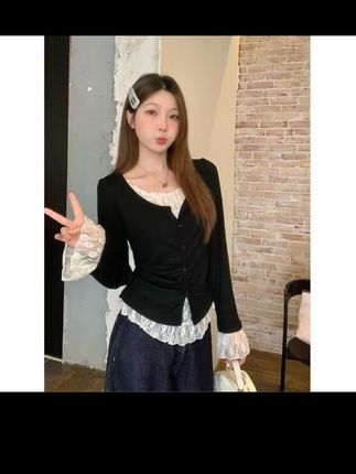 现货 胖mm秋季显瘦遮肉蕾丝拼接上衣黑色假两件正肩长袖