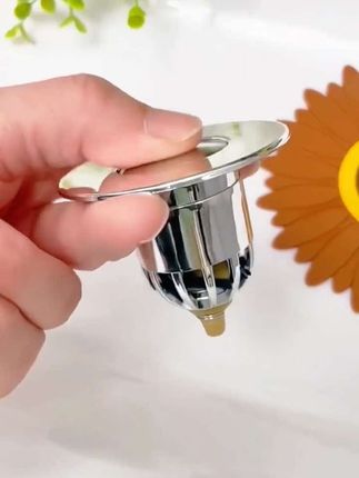 家里洗脸池可以换上这种#弹跳芯下水器 阻拦各种异物和毛发,还可以防臭防虫,方便又实用#卫生间好物 #面盆按压过滤芯 #弹跳地漏芯