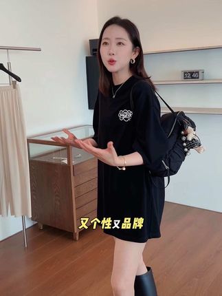 这件衣服太好看了吧 前后都好看又个性越看越喜欢 版型好有质感面料舒适 男女同款百搭#元气少女 #夏季新款 #ootd穿搭 #时髦精 #显瘦穿搭