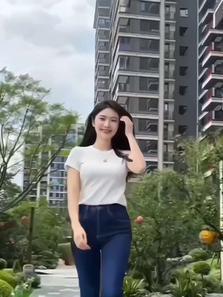 #优雅气质 #穿搭分享 洋气牛仔裤