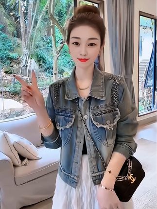 这件复古牛仔外套最近火到离谱, 必须人手一件经典复古蓝, 完全不挑人#牛仔外套 #时尚穿搭 #减龄气质 #日常通勤穿搭 #潮流时尚穿搭