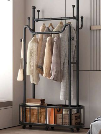 家里一定要有一个这样的落地衣帽架,颜值高还实用!它不仅可以挂各种外套、帽子和包包,下面的置物篮还能放围巾、毛毯和抱枕。平时放在客厅或卧室,既能收纳又能装饰。#衣帽架#移动衣帽架#多功能衣帽架#幸运儿~ #衣帽架