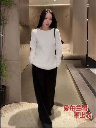 #dou上热门 #上热搜 棉混再生纤维肌理毛衣!颗粒感纱线显大牌,插肩袖+领弧超中古老钱,不起球穿整冬,黑白雾蓝闭眼入!#秋冬穿搭 #上衣穿搭