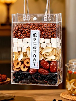 配料表有:酸枣仁、茯苓、百合、桑葚、大枣、大麦、甘草等:材料洗一遍后加入500毫升的清水煮上三十分钟,平时比较忙或者嫌麻烦的左下角有免煮茶包,独立包装,干净卫生,每次取一小包开水冲泡五分钟即可,方便又简单~#酸枣仁百合茯苓茶#喝出好气色#养生茶#亲测分享#滋补养生