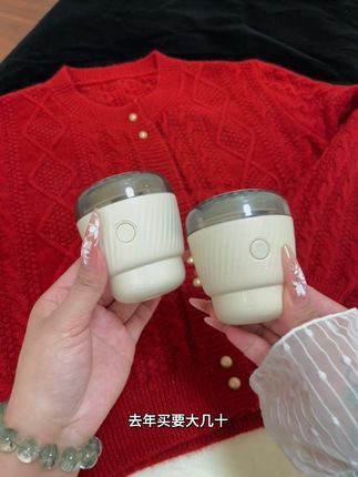 谁懂啊!这款毛球克星真的是秋冬必备!轻松搞定衣物毛球,关键是#扬子 大品牌的,这个价格真是太香了!闭眼入都不亏!#秋冬必备 #毛球修剪器 #自用好物推荐 #超便宜超划算
