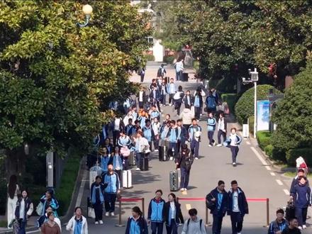 2026年临沂全市中小学寒假安排公布 高一、高二年级:2026年2月11日(腊月二十四)开始至2026年3月4日(正月十六)结束,2026年3月5日(正月十七)开学。
高三年级:2026年2月11日(腊月二十四)开始至2026年2月23日(正月初七)结束,2026年2月24日(正月初八)开学。#临沂教育 #寒假放假时间 #临沂校长说 #临沂教育零距离