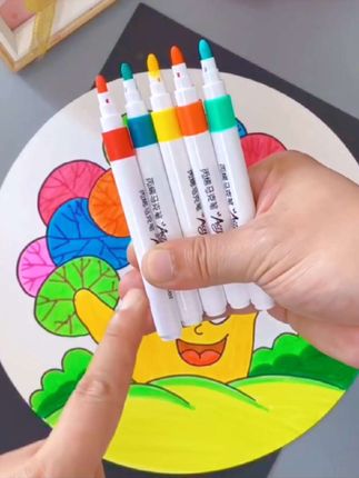 不透纸的#丙烯马克 第一次见就给孩子安排上了,当高光笔,还可以在各种材质自由创作#学习用品