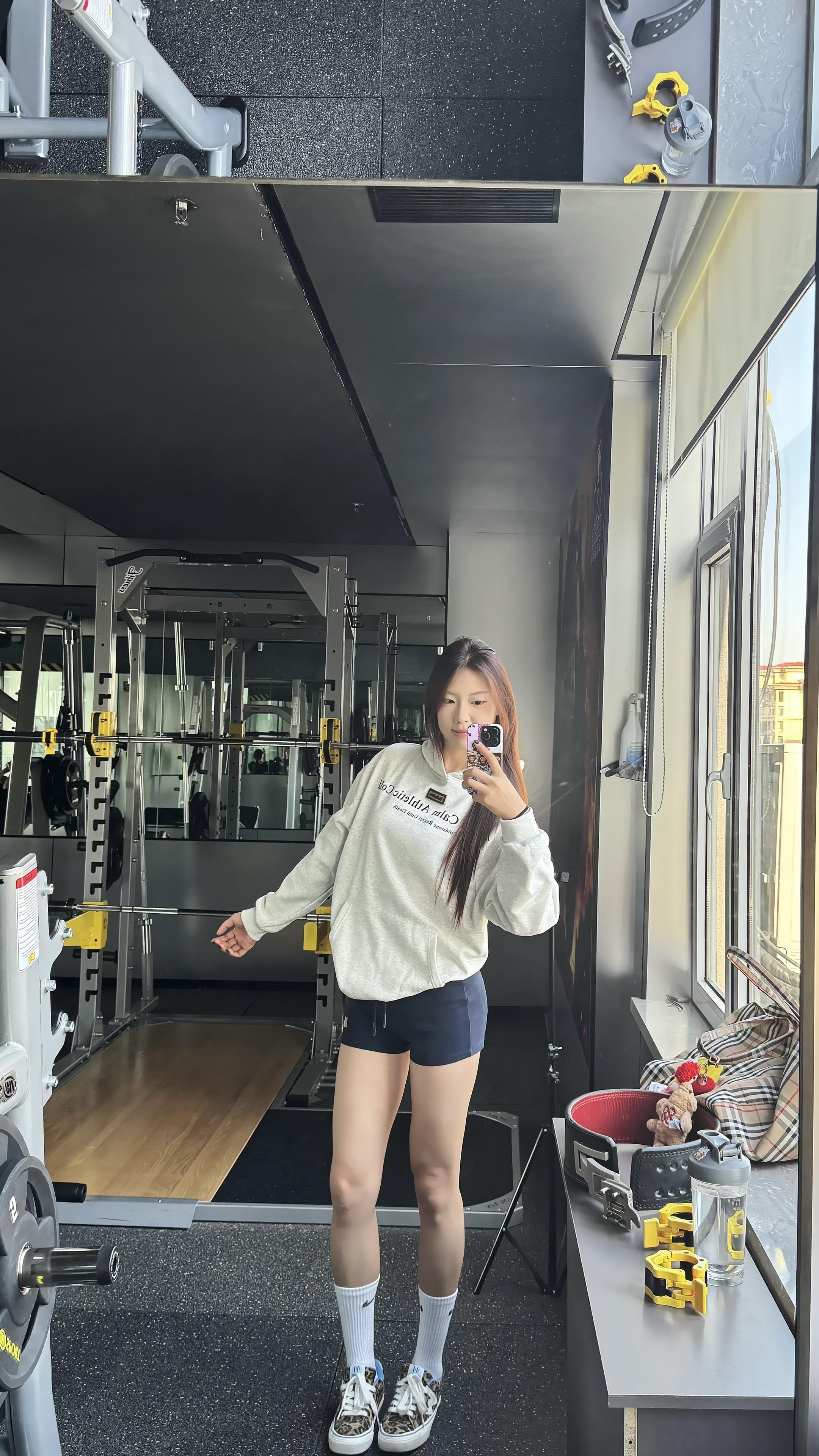 不努力 连肌肉都会离开你 #inmyfeeling #健身 #健身日记#顽刻滑板鞋