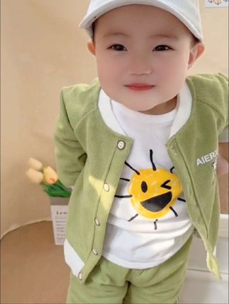#我要上热门 6个月的龙宝宝 ,终于选到了一款春季外出穿的三件套了,不用在纠结怎么给 #穿搭 打底外套都有了,棉料柔软穿着舒适上档次。#萌娃穿搭#母婴好物#婴幼儿服饰