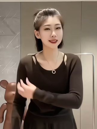 #谁穿谁好看 #穿出高级感 #百搭上衣 #气质穿搭 #内搭外穿都好看