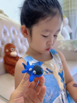 我家的敏宝宝, 只玩她家的粘土, 大品牌真的不一样, 给孩子玩起来很放心, 一定要选3包的合适 #宝妈推荐 #超轻粘土