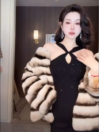 #比冬天先来的是暖系流光 #皮草 #外套 #时尚气质穿搭 #高级感穿搭