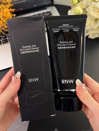 花小钱办大事,终于让我找到了专为油皮设计的洗面奶了#RNW炭黑洗面奶 #RNW #洗面奶#毛孔清洁 #洗面奶推荐