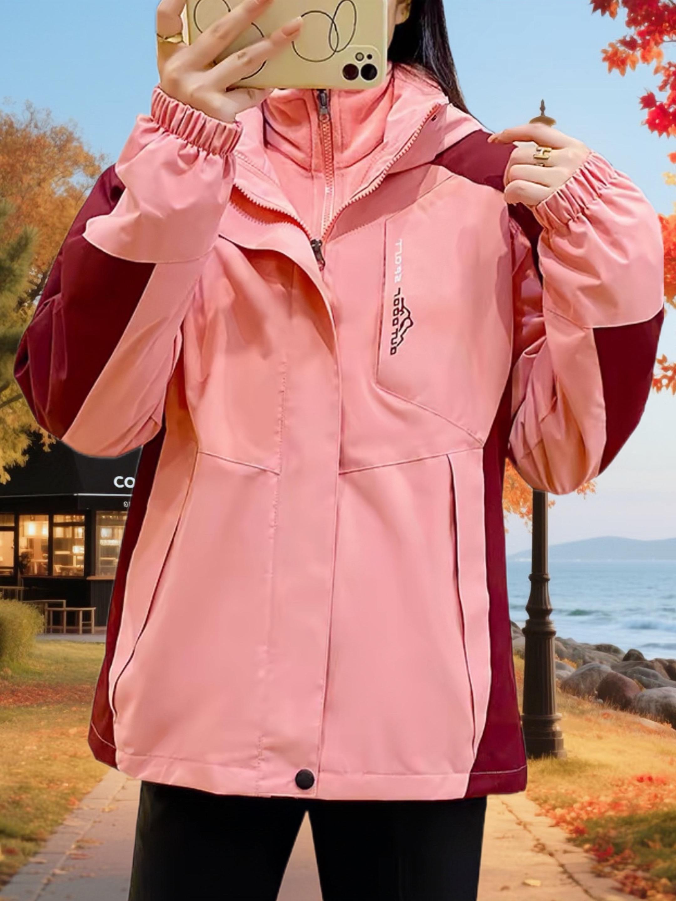 秋冬男女同款三合一两件套冲锋衣,外层采用防水防风面料,应对秋冬雨雪、寒风天气,耐磨抗造;内胆是加绒加厚水貂绒,触感软糯亲肤,锁温保暖不压身。两件可拆卸设计,灵活切换三种穿法,满足从深秋到寒冬的不同温度需求。 男女同款版型宽松不挑身材,连帽设计贴合头部,防风又显脸小。细节处贴心,拉链顺滑耐用,口袋带隐形暗扣,储物安全。无论是户外徒步、日常通勤,还是冬季遛弯,都能兼顾实用性与时尚感,一件搞定秋冬保暖穿搭,性价比超高。#冲锋衣 #外套穿搭 #三合一冲锋衣 #男女同款 #大码女装 @抖加🔥上热门🔥dou+🔥热点宝