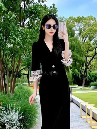 #穿搭 #AI #短视频 #大码女装连衣裙中长款V领春秋黑色法式名媛气质显瘦轻奢高端时尚