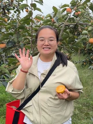 摘下来就能吃,我被这个柿子征服了 #脆柿子 #脆甜柿 #口感特别好 #优质水果