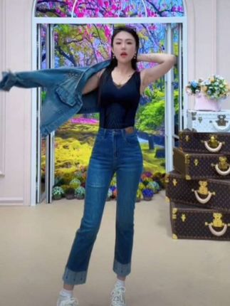 韩版高弹百搭直筒牛仔裤女 2025 秋季新款脚边钉扣小个子显瘦烟管裤!#直筒牛仔裤#烟管裤#秋季新款