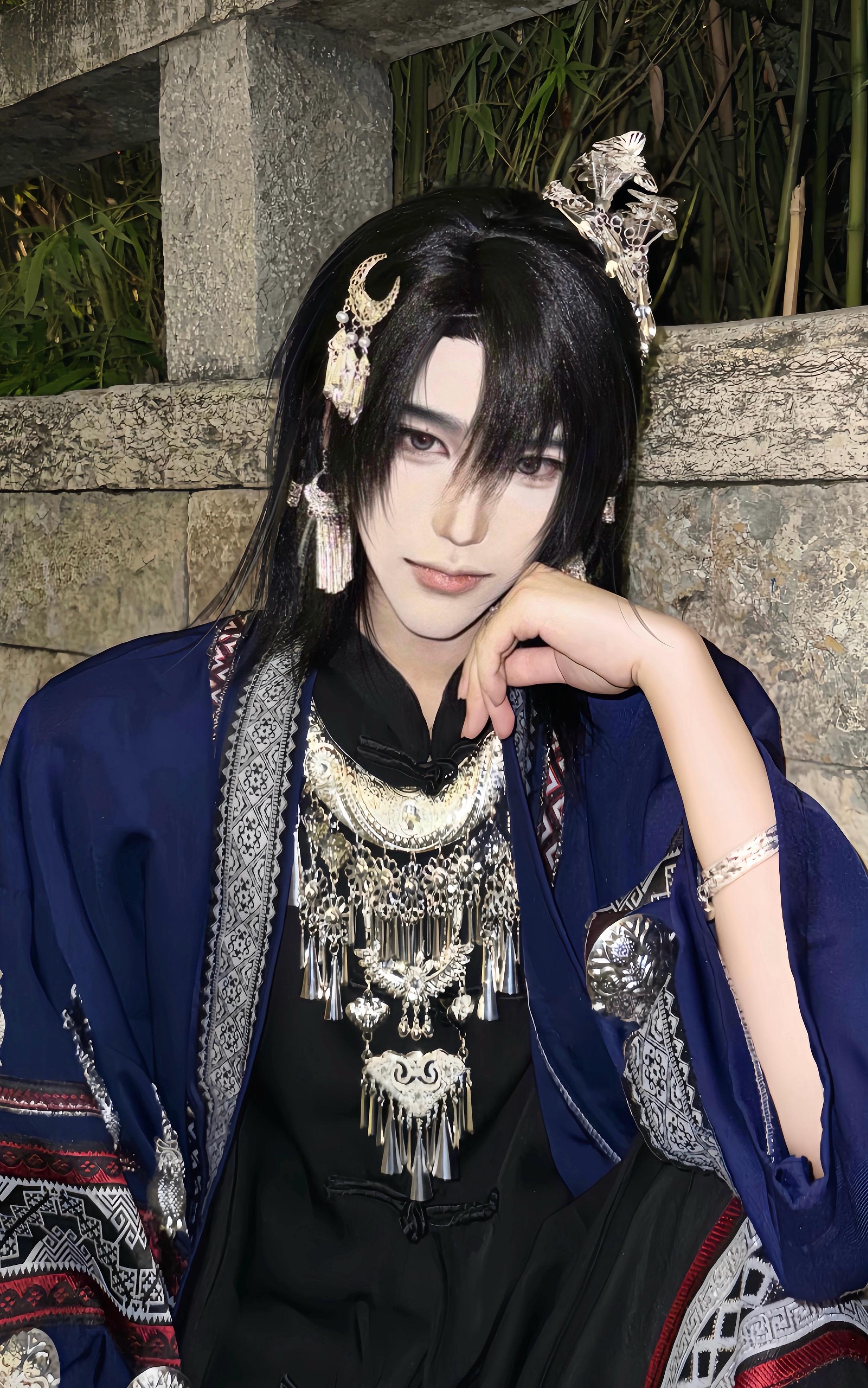 遇泽阿哥,我不会下蛊~ # 情蛊 #沈见青 #cos