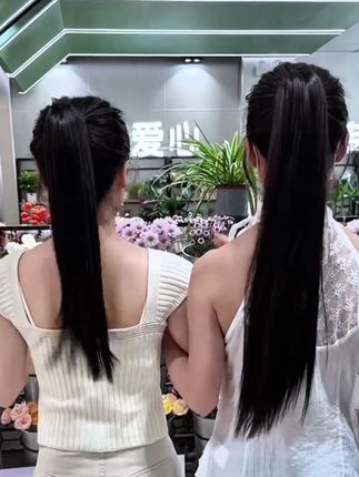 #简单发型 #抓夹式马尾假发推荐 一抓一夹简单方便#日常发型 短发秒变飘逸长发马尾#背影杀 #假发马尾