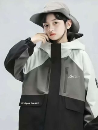 儿子的冲锋衣外套真的好好看哦,穿上很有气质!#潮酷穿搭 #男生穿搭 #高品质童装 #萌娃穿搭 #潮童穿搭 @DOU+小助手 @DOU+上热门