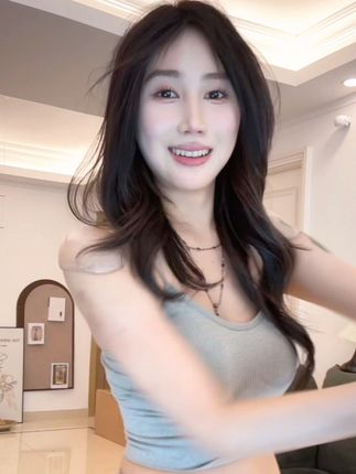 早秋简约美式辣妹修身显身材 半开扣连帽卫衣收 腰内搭长袖上衣女#性感女神 #休闲穿搭 #甜辣妹