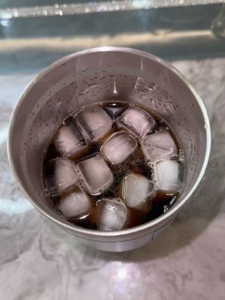 有了这个冰霸杯 在外面喝水也是冰冰凉凉的 #日常生活 #冰霸杯 #杯子 #杯子控 #夏天的味道你感受到了吗