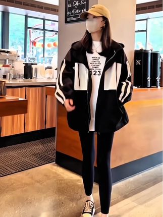 新款冲锋衣防风防水爆款ins连帽外套宽松时尚上衣春秋外套女休闲#休闲穿搭 #潮流穿搭休闲风 #酷女孩穿搭 #今年最流行穿搭 #外套穿搭