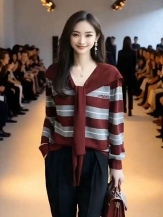 #早秋披肩针织衫#初秋一周不重样穿搭 #通勤穿搭如何摆脱土气感 #早秋贵气感穿搭 #时尚白色 #早秋披肩针织衫