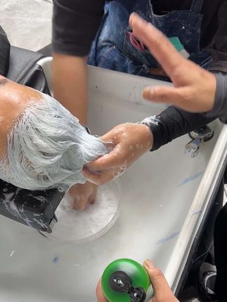 烫头发,染头发,漂头发味道大熏鼻子辣眼就加去味精华#美发技术分享 #美发产品#好物推荐🔥