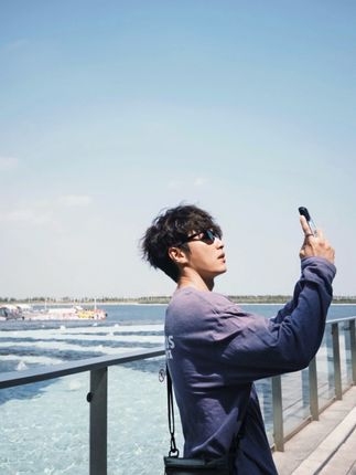 风里伴着海洋的味道 #抖抖好生活 #秋日星游记 #海边拍照 #记录生活 #蓝色治愈系