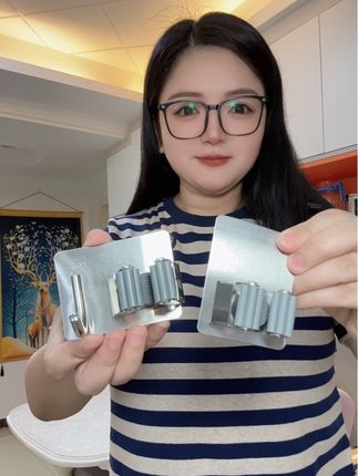 到手两个拖把夹