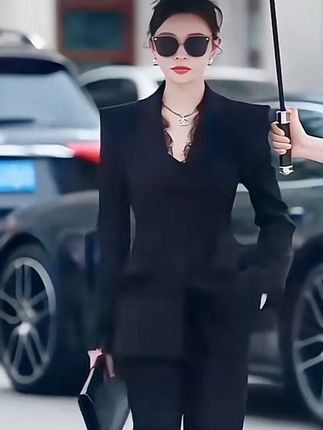 #时尚潮流气质西服#高级感穿搭#美出高级感 #气质穿搭#穿搭@DOU+上热门 @我要上热门