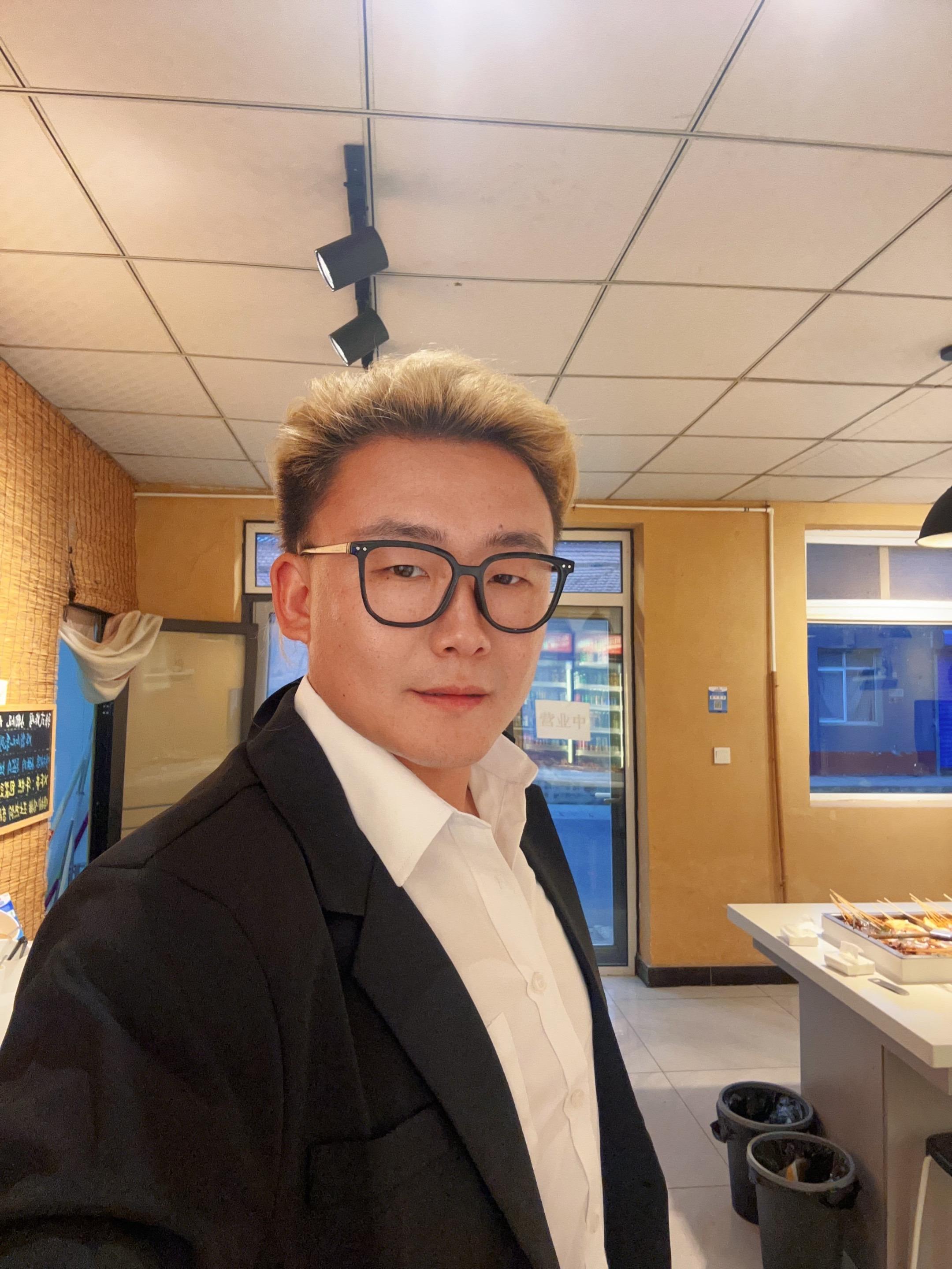 非常合身,挺阔的面料,尤其领口和袖口,很赞#我在抖音买买买