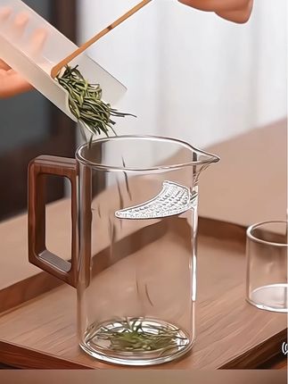 加厚耐热玻璃月牙过滤分茶器简约日式公道杯大容量绿茶杯家用木把#茶杯 #公道杯 #茶生活 #好物分享 #泡茶杯