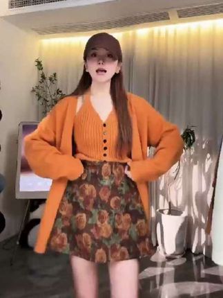 韩系复古宽松慵懒风秋季气质百搭背心针织开衫长袖两件套毛衣外套#开衫针织毛衣##v领挂脖背心 #宽松#秋冬长袖#韩系复古风