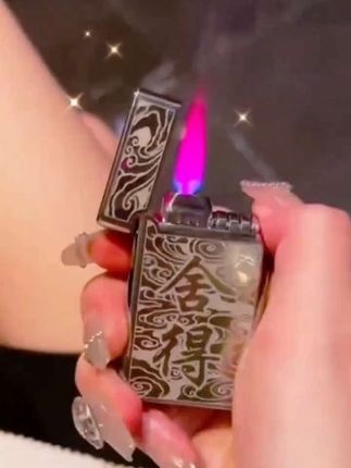 #创作灵感 网红创意男士防风高档打火机高颜值充气金属耐用雕刻工艺复古#高级感 #复古 #怀旧经典