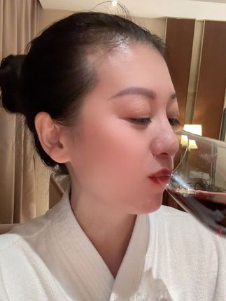 #这杯茅台酒敬我的闪光时刻 人生不过三杯酒,敬我该敬的人,我爱你们哦#人生不容易只有靠自己才能得到你想要的东西