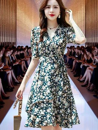 #气质连衣裙 #穿出自信穿出美丽 #这也太好看了