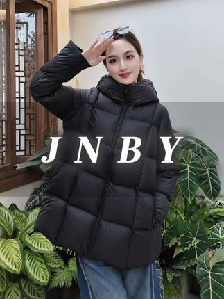 云朵般轻盈,极寒中的温柔拥抱 #鹅绒羽绒服 #保暖又好看 #jnby #新品羽绒服 #轻盈保暖