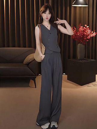 #高级感穿搭 #高定高端女装 #街拍小姐姐穿搭秀 #今日分享