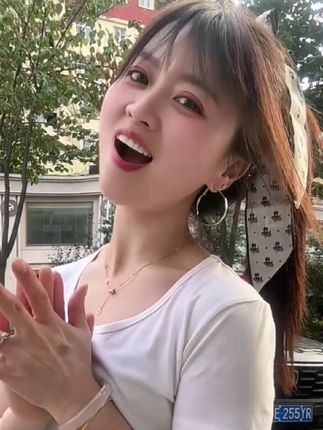 #治愈系笑容 #招牌动作