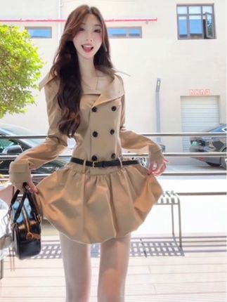 早秋辣妹!韩系学院风美拉德风衣花苞裙,甜酷少女必备!#辣妹穿搭 #美拉德风 #早秋美拉德穿搭 #甜酷少女风