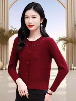 冬季新款绵羊毛开衫外套,时尚减龄舒适短款百搭#绵羊毛开衫#毛衣#上衣#谁穿谁好看