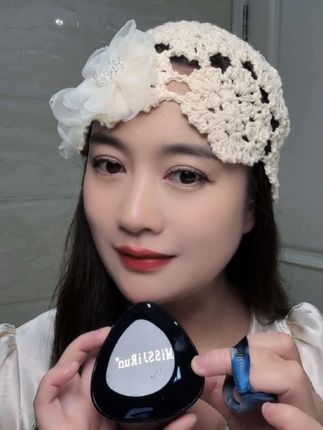 姐妹们快来薅,我终于找到空姐们私藏的高级气垫了,每次坐飞机感觉她们的妆感特别高级自然,没想到她们在偷偷用这个底妆!#底妆 #气垫 #遮瑕不脱妆不卡粉 #磨皮底妆 #气垫推荐
