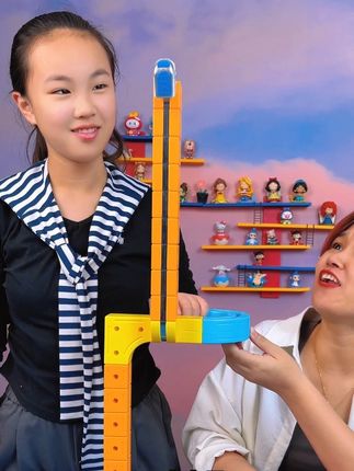磁力悬浮小火车,宸宸和妈妈拼装的轨道真好玩#亲子#磁力轨道 #玩具车