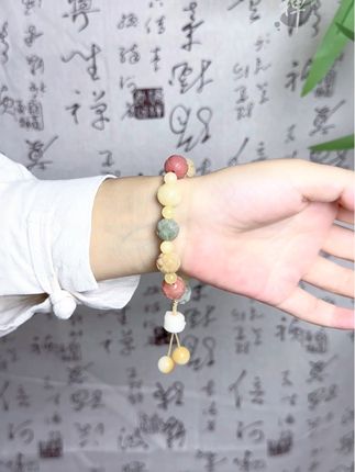 一珠一悟,一猫一缘。莲花承福运,菩提涤尘心。✨ 腕上有乾坤,何必问西东?#禅意生活 #菩提手串
