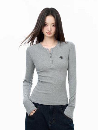 iiiamX灰色v领加绒修身t恤打底衫女2025冬季打底长袖内搭正肩上衣#今日日常穿搭分享 #上衣女 #正肩t恤 #长袖上衣 #女装