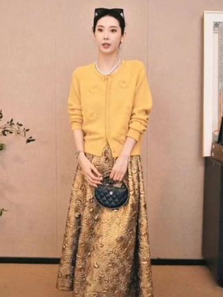 #高级感穿搭 #出游穿搭 #谁穿谁漂亮 #半身裙 #陈什么陈
